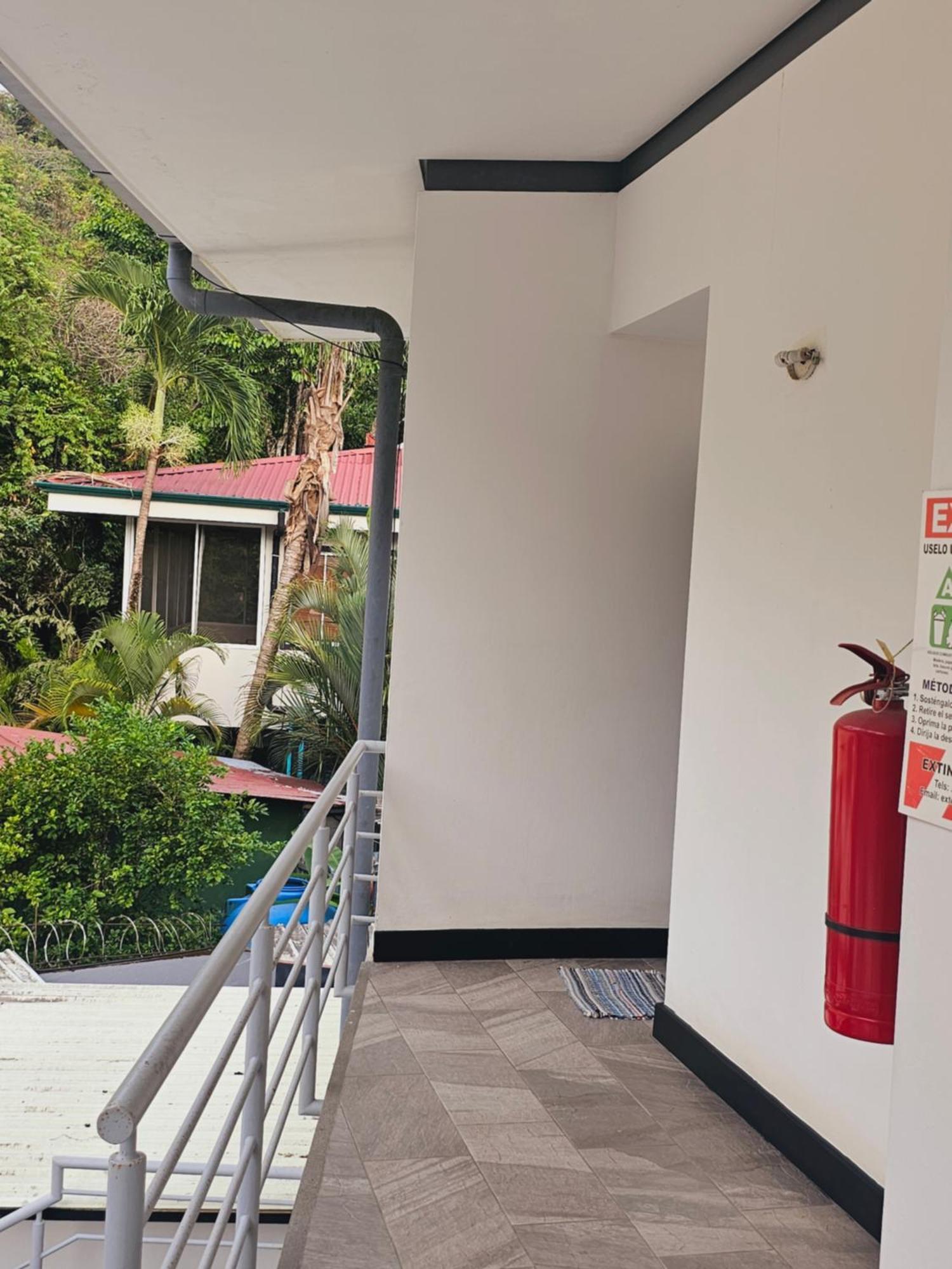 Pura Vida Apartments Quepos Quarto foto